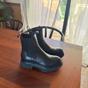 Women’s leather Chelsea boots